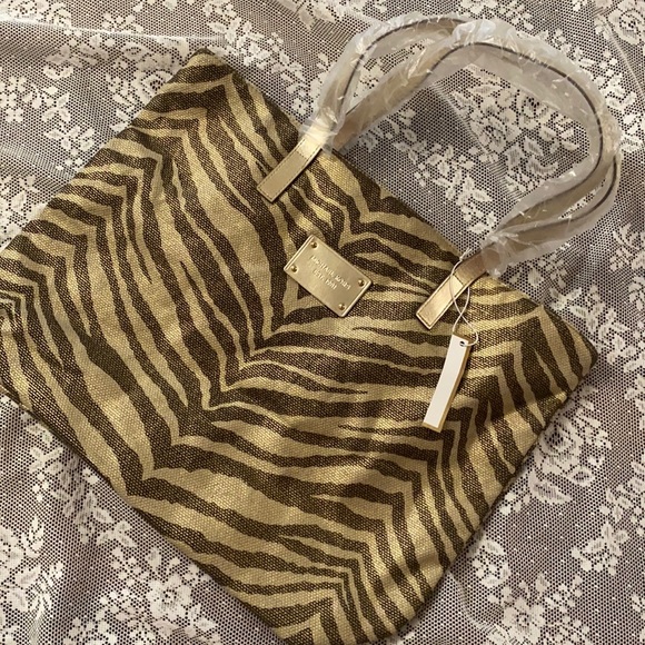 Michael Kors Metallic Zebra Print Tote Purse NEW Animal Print Vegan - Picture 2 of 10